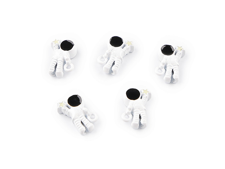 Kovový přívěsek / korálek kosmonaut 9x13 mm