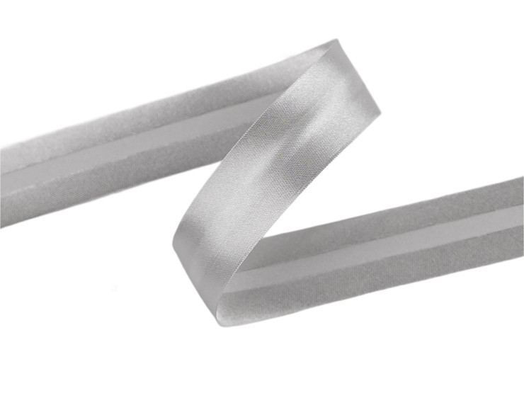 Šikmý proužek saténový šíře 20 mm zažehlený