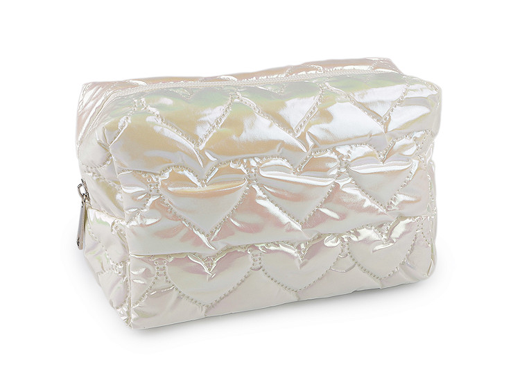 Kozmetická taška / púzdro prešívané, srdce 18x11 cm holografické