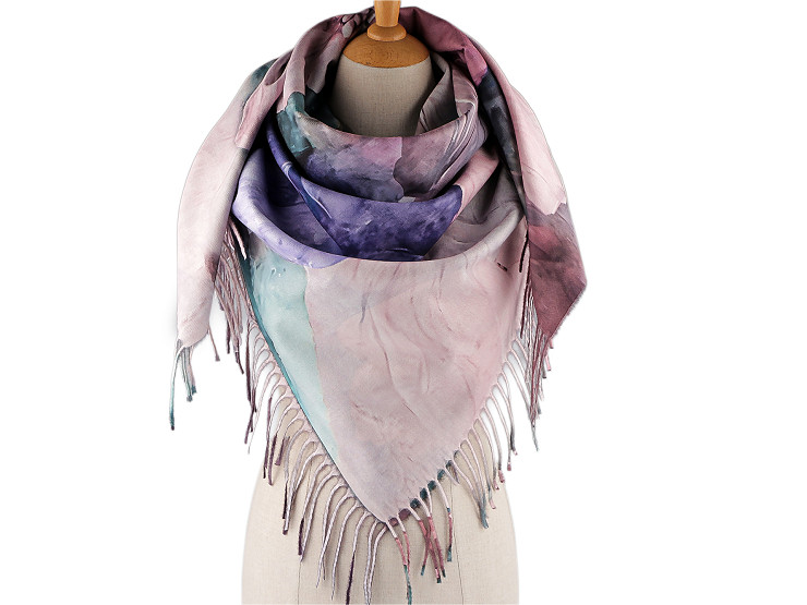 Šátek s třásněmi květy 105x105 cm