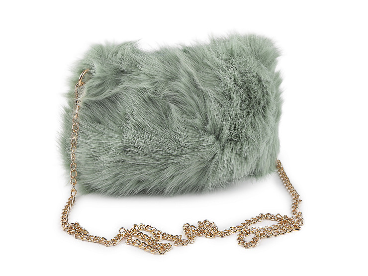 Kožešinová kabelka s kovovým řetízkem 24x19 cm