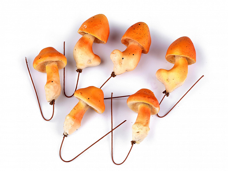 Umělé houby na drátku s mechem