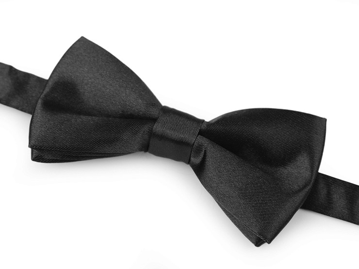 Nœud papillon en satin dans une boîte