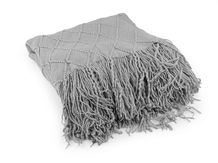 Knitted blanket / throw with fringes 130x155 cm