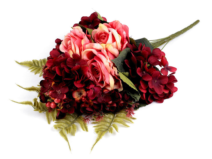 Bouquet de roses et d’hortensias artificiels