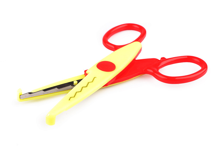 Children's scissors with a creative wave and serrations, length 13 cm