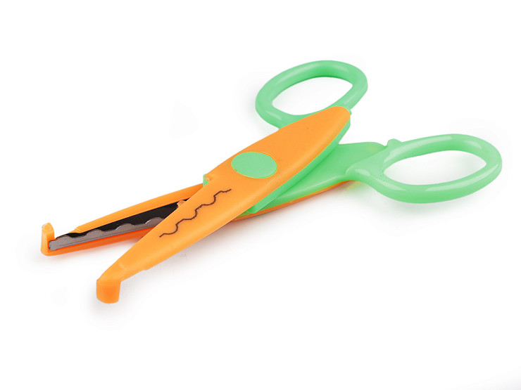 Children's scissors with a creative wave and serrations, length 13 cm