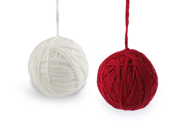 Ball of yarn ornament to hang on a tree Ø6 cm