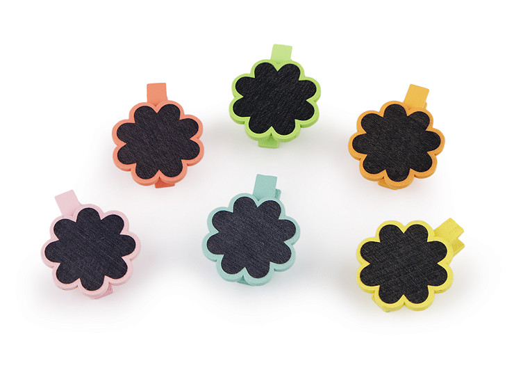 Pinzas de madera con gráfico: estrella, corazón, flor.