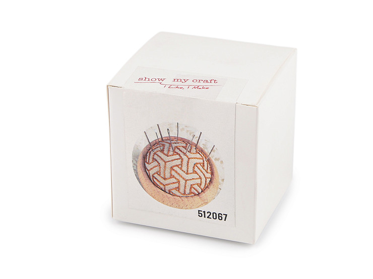 Creative needlepoint kit with wooden base