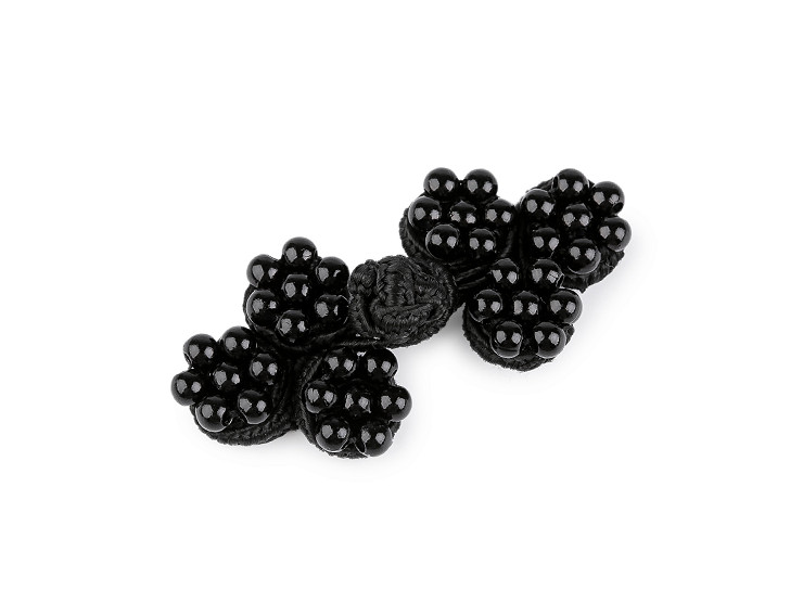 Ozdobné textilní zapínání s korálky